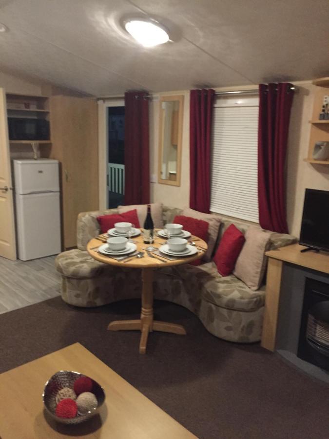 Calypso Hot Tub Breaks Tattershall Lakes Pet Friendly Exterior photo