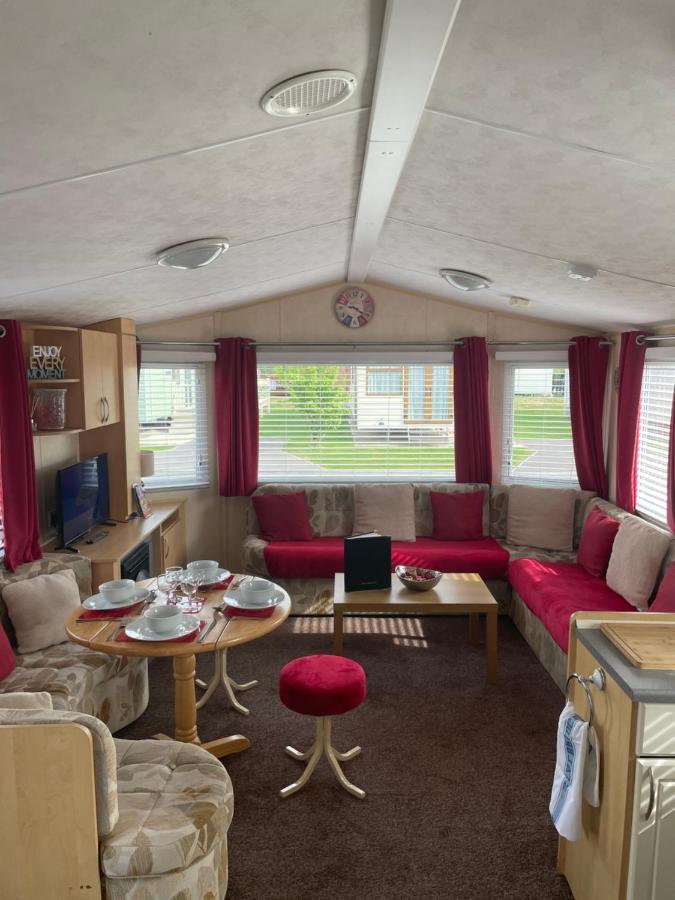 Calypso Hot Tub Breaks Tattershall Lakes Pet Friendly Exterior photo
