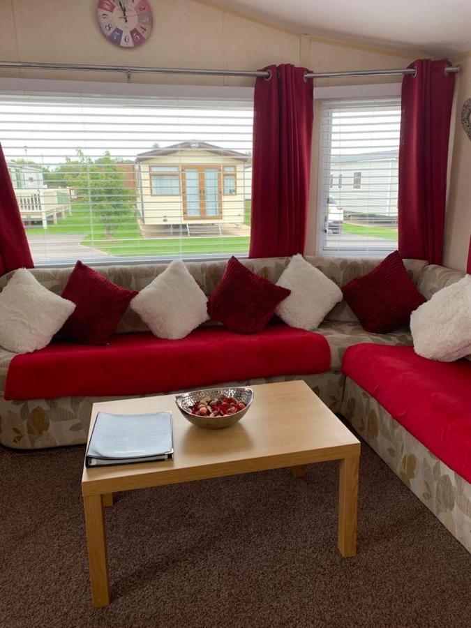 Calypso Hot Tub Breaks Tattershall Lakes Pet Friendly Exterior photo
